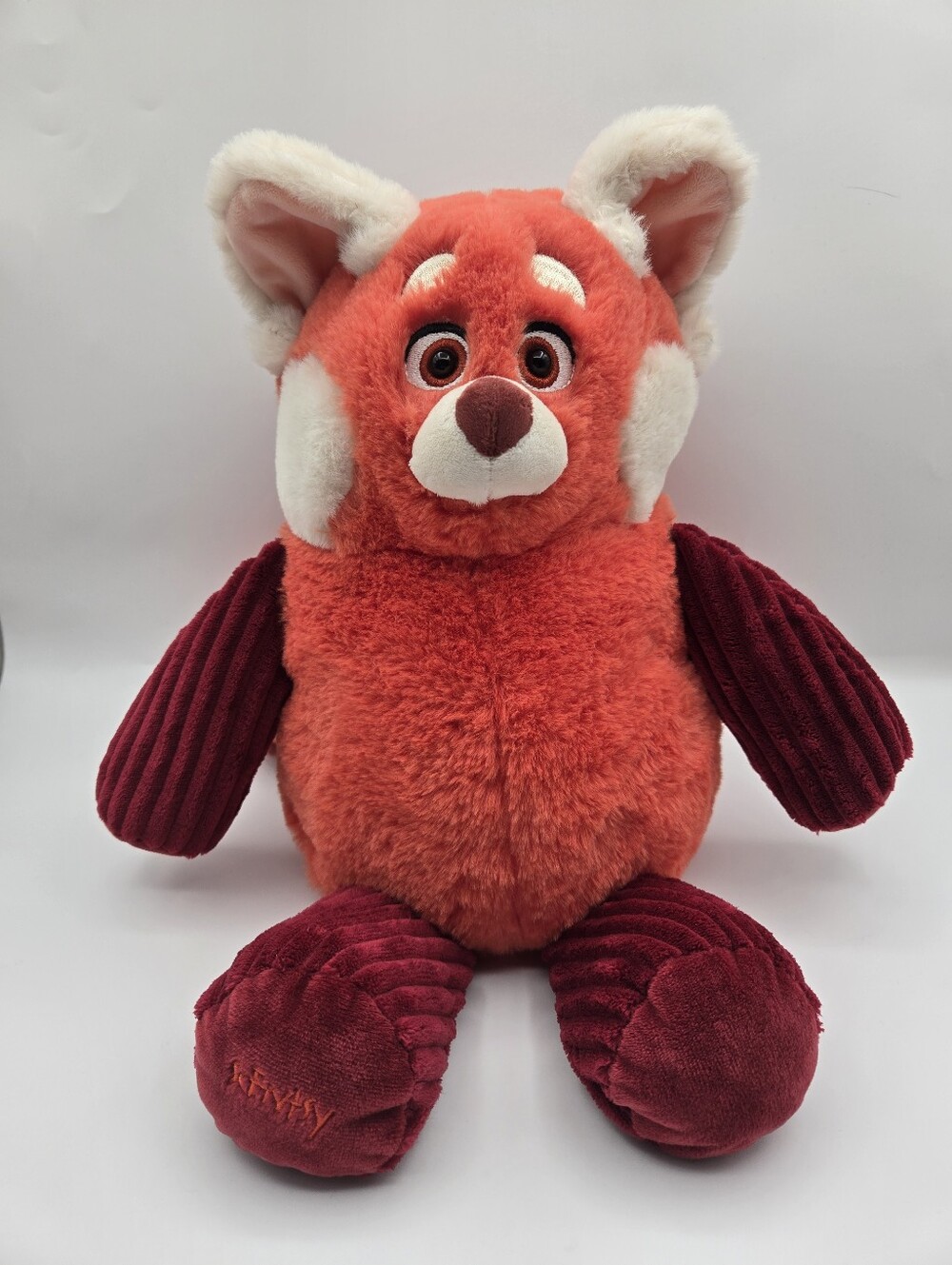 Scentsy Buddy Disney Mei Turning Red Panda Plush With Clothesline Scent Pack